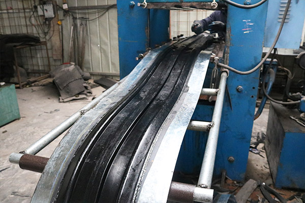 钢边式橡胶止水带-生产过程